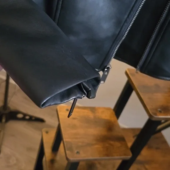 GAP Women's Black Faux Leather Jacket XL - Picture 3 of 5